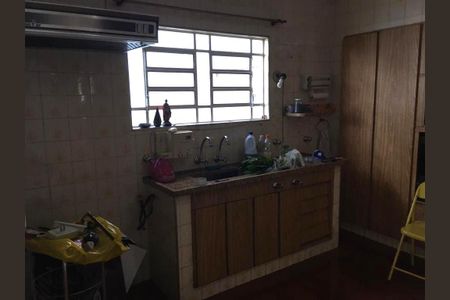 Casa à venda com 257m², 2 quartos e 2 vagas