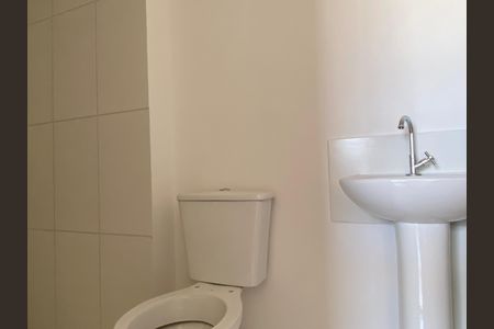 Casa à venda com 35m², 1 quarto e sem vaga Casa à venda com 35m², 1 quarto e sem vagaBanheiro