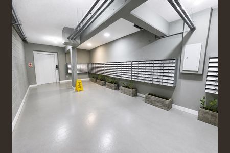 Área externa de apartamento à venda com 2 quartos, 60m² em Olaria, Canoas