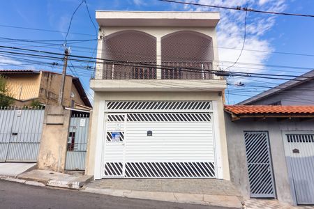Fachada de casa à venda com 3 quartos, 215m² em Jaguaribe, Osasco