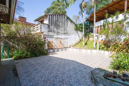 Casa para alugar com 1400m², 3 quartos e 4 vagasQuintal