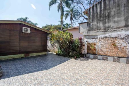 Casa para alugar com 1400m², 3 quartos e 4 vagasQuintal