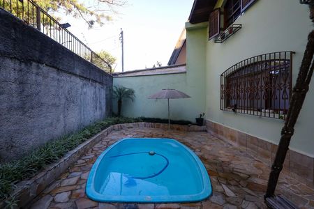 Piscina de casa à venda com 4 quartos, 280m² em Jardim Prudência, São Paulo