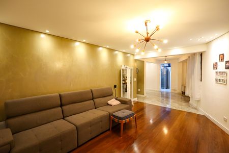 Casa à venda com 4 quartos, 280m² em Jardim Prudência, São Paulo