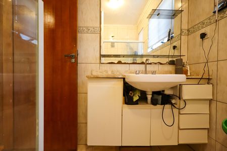 Banheiro Social de casa à venda com 4 quartos, 280m² em Jardim Prudência, São Paulo