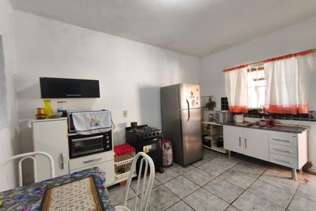 Casa à venda com 90m², 2 quartos e 3 vagas Casa à venda com 90m², 2 quartos e 3 vagasCozinha