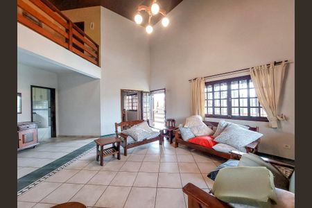 Casa de condomínio para alugar com 400m², 4 quartos e 4 vagas Casa de condomínio para alugar com 400m², 4 quartos e 4 vagasSala