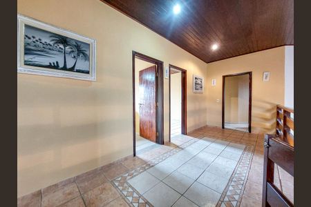 Casa de condomínio para alugar com 400m², 4 quartos e 4 vagas Casa de condomínio para alugar com 400m², 4 quartos e 4 vagasCorredor