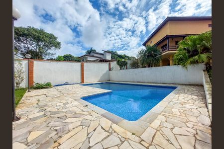 Casa de condomínio para alugar com 400m², 4 quartos e 4 vagas Casa de condomínio para alugar com 400m², 4 quartos e 4 vagasPiscina