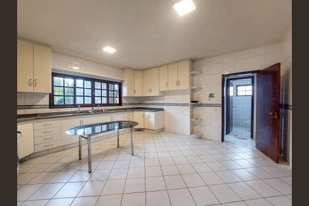 Cozinha de casa de condomínio para alugar com 4 quartos, 400m² em Jardim Angela (zona Sul), São Paulo