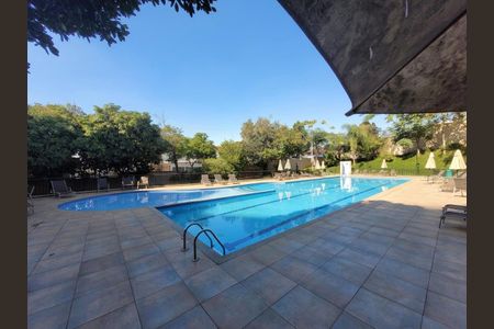 Apartamento à venda com 64m², 2 quartos e 1 vaga Apartamento à venda com 64m², 2 quartos e 1 vagaPiscina