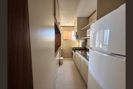 Cozinha de apartamento para alugar com 1 quarto, 45m² em Savassi, Belo Horizonte