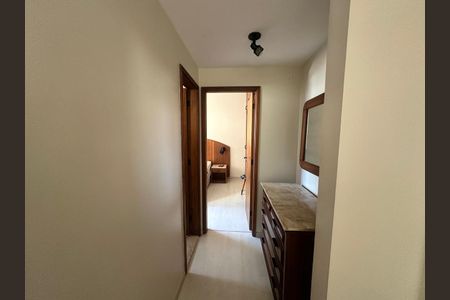 Corredor de apartamento para alugar com 1 quarto, 45m² em Savassi, Belo Horizonte