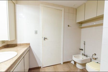 Apartamento para alugar com 122m², 3 quartos e 1 vagaBanheiro Social