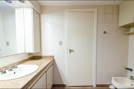 Apartamento para alugar com 122m², 3 quartos e 1 vagaBanheiro Social
