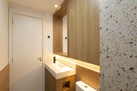 Banheiro  de apartamento à venda com 2 quartos, 37m² em Vila Guilherme, São Paulo