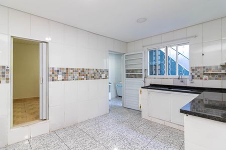 Cozinha de casa para alugar com 3 quartos, 213m² em Vila Pita, São Paulo