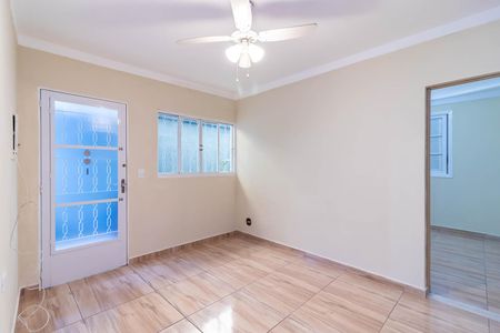 Casa para alugar com 3 quartos, 213m² em Vila Pita, São Paulo