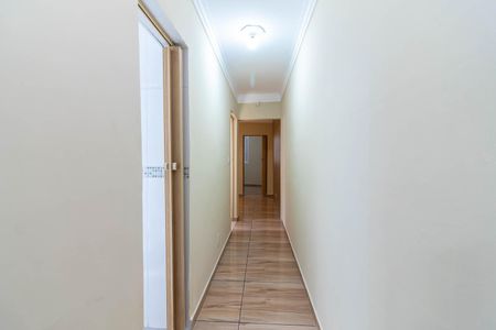 Casa para alugar com 213m², 3 quartos e 2 vagas Casa para alugar com 213m², 3 quartos e 2 vagasCorredor Interno