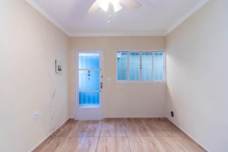 Casa para alugar com 213m², 3 quartos e 2 vagas Casa para alugar com 213m², 3 quartos e 2 vagasSala