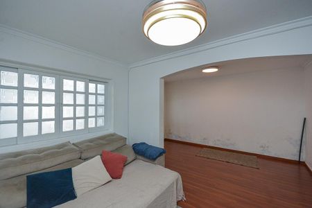 Sala de TV de casa à venda com 3 quartos, 120m² em Jardim Susana, São Paulo