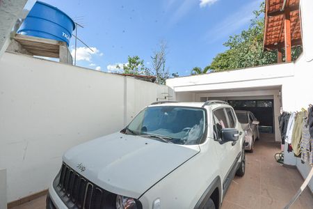 Garagem de casa à venda com 3 quartos, 120m² em Jardim Susana, São Paulo
