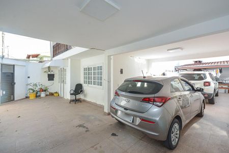 Garagem de casa à venda com 3 quartos, 120m² em Jardim Susana, São Paulo