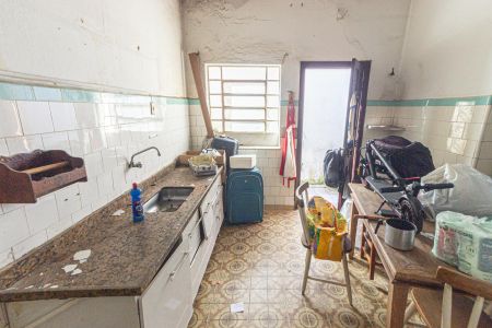 Casa à venda com 252m², 4 quartos e 2 vagas Casa à venda com 252m², 4 quartos e 2 vagasCasa 2 - Cozinha