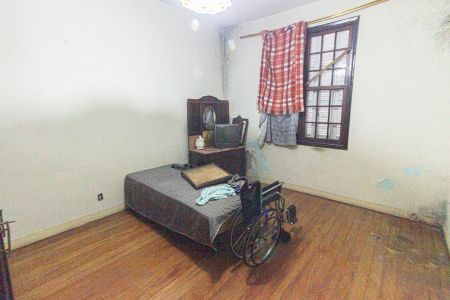 Casa à venda com 252m², 4 quartos e 2 vagas Casa à venda com 252m², 4 quartos e 2 vagasCasa 2 - Quarto 1