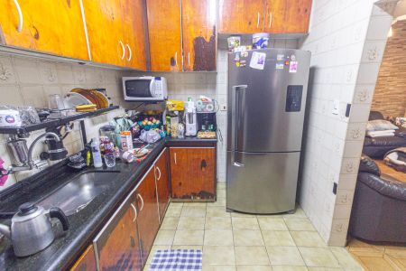 Casa à venda com 252m², 4 quartos e 2 vagas Casa à venda com 252m², 4 quartos e 2 vagasCozinha