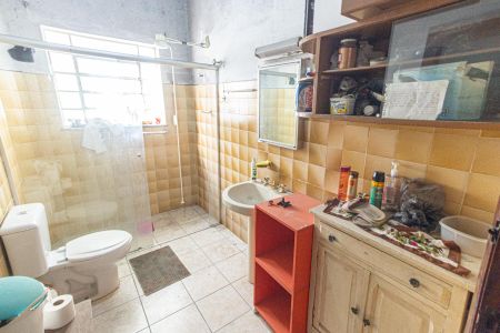 Casa à venda com 252m², 4 quartos e 2 vagas Casa à venda com 252m², 4 quartos e 2 vagasCasa 2 - Banheiro