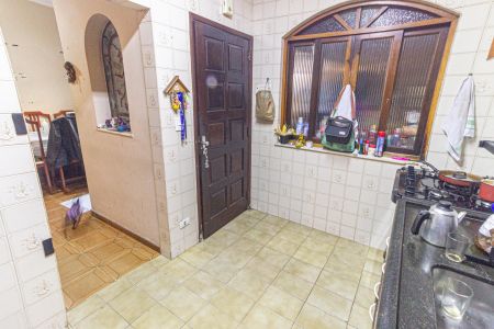 Casa à venda com 252m², 4 quartos e 2 vagas Casa à venda com 252m², 4 quartos e 2 vagasCozinha