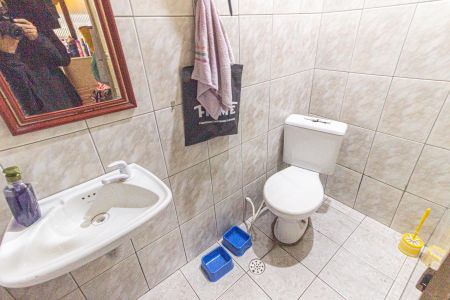 Casa à venda com 252m², 4 quartos e 2 vagas Casa à venda com 252m², 4 quartos e 2 vagasBanheiro 2