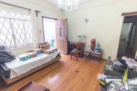 Casa à venda com 252m², 4 quartos e 2 vagas Casa à venda com 252m², 4 quartos e 2 vagasCasa 2 - Sala