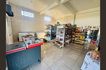 Casa à venda com 200m², 2 quartos e 2 vagas