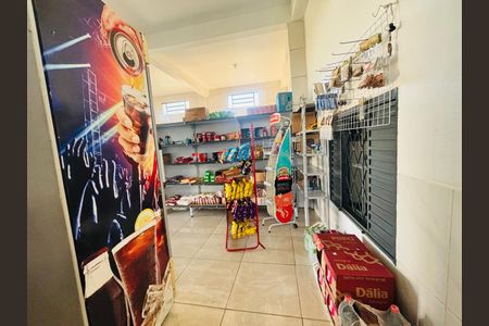Casa à venda com 200m², 2 quartos e 2 vagas