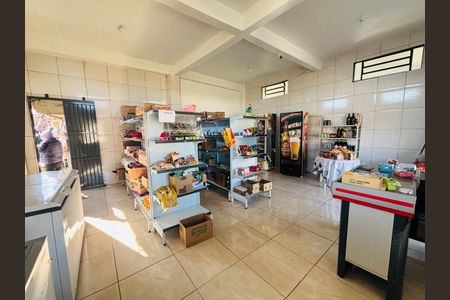 Casa à venda com 200m², 2 quartos e 2 vagas