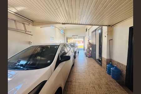 Casa à venda com 200m², 2 quartos e 2 vagas