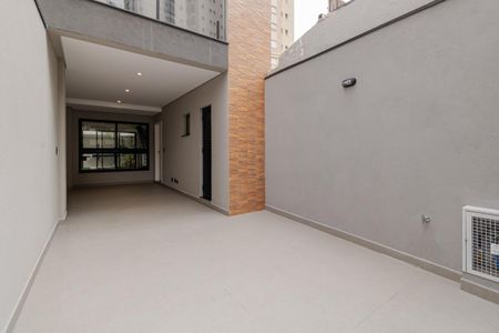 Garagem de casa à venda com 2 quartos, 190m² em Vila Nova Conceição, São Paulo