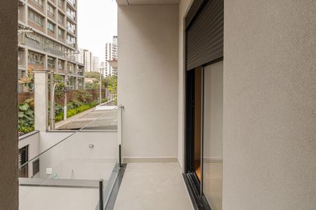 Sacada de casa à venda com 2 quartos, 190m² em Vila Nova Conceição, São Paulo