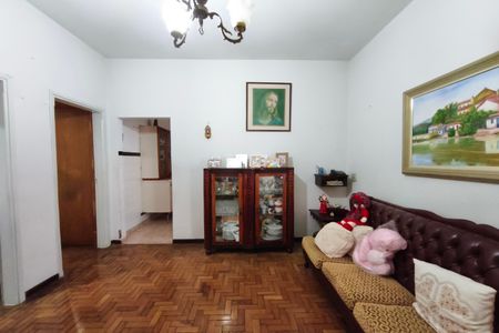 Casa à venda com 300m², 3 quartos e 2 vagas Casa à venda com 300m², 3 quartos e 2 vagasSala de Estar