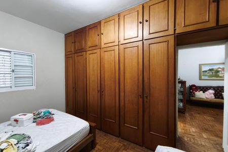 Casa à venda com 300m², 3 quartos e 2 vagas Casa à venda com 300m², 3 quartos e 2 vagasQuarto 2