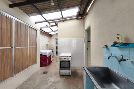 Casa à venda com 300m², 3 quartos e 2 vagas Casa à venda com 300m², 3 quartos e 2 vagasÁrea de Serviço