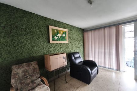 Casa à venda com 300m², 3 quartos e 2 vagas Casa à venda com 300m², 3 quartos e 2 vagasQuintal
