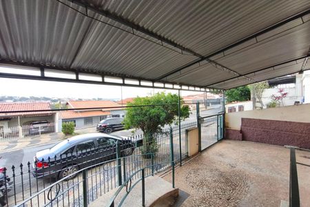 Casa à venda com 300m², 3 quartos e 2 vagas Casa à venda com 300m², 3 quartos e 2 vagasQuintal - Garagem