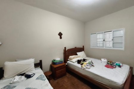 Casa à venda com 300m², 3 quartos e 2 vagas Casa à venda com 300m², 3 quartos e 2 vagasQuarto 2