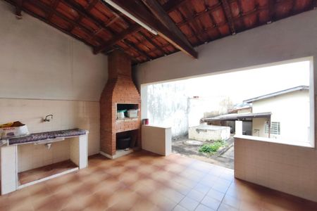 Casa à venda com 300m², 3 quartos e 2 vagas Casa à venda com 300m², 3 quartos e 2 vagasÁrea gourmet
