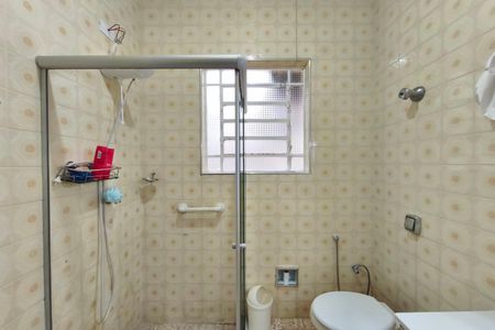 Casa à venda com 300m², 3 quartos e 2 vagas Casa à venda com 300m², 3 quartos e 2 vagasBanheiro