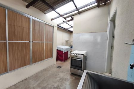 Casa à venda com 300m², 3 quartos e 2 vagas Casa à venda com 300m², 3 quartos e 2 vagasÁrea de Serviço