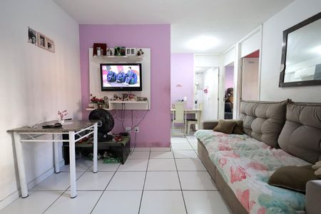 Apartamento à venda com 74m², 2 quartos e 1 vaga Apartamento à venda com 74m², 2 quartos e 1 vagaSala